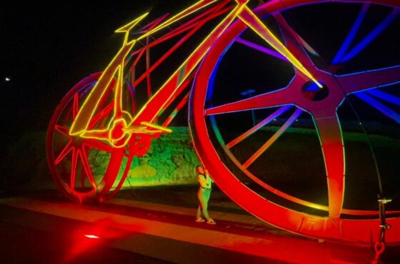 La Casa al Revés mas grande de Colombia y La Bicicleta Más Grande del Mundo